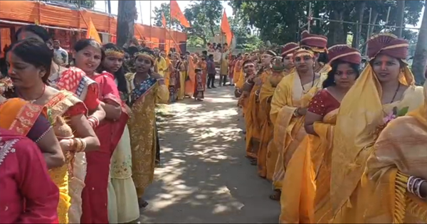 श्रीमद् भागवत कथा: किशनगंज में सात दिवसीय श्रीमद् भागवत कथा का शुभारंभ, भव्य कलश यात्रा में उमड़े श्रद्धालु